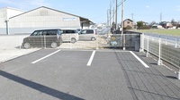 ファミル薬局朝倉店の駐車場