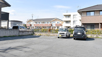クローバー薬局の駐車場