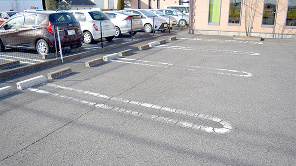 つくし薬局の駐車場