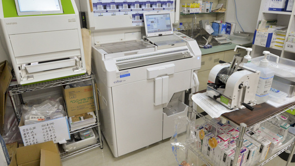 ホシノ薬局連取店の調剤器具
