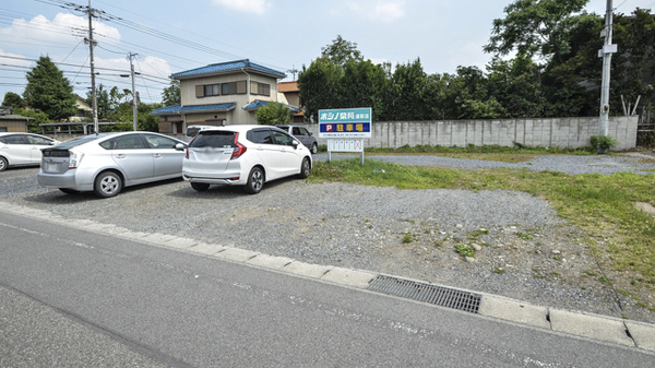 ホシノ薬局連取店の駐車場