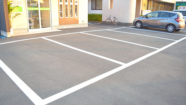 かりん薬局の駐車場