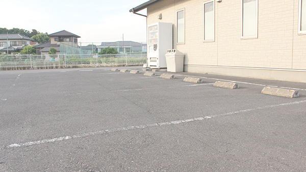 オリーブ薬局の駐車場
