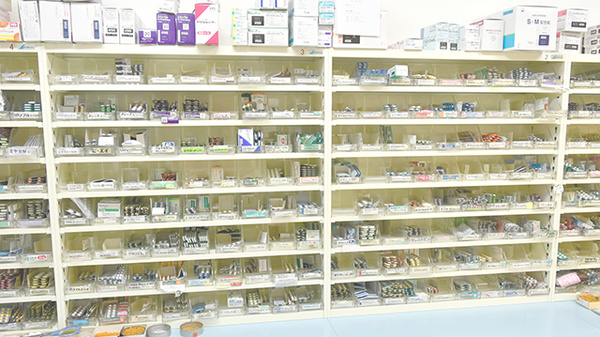 わかば薬局大原店の薬棚