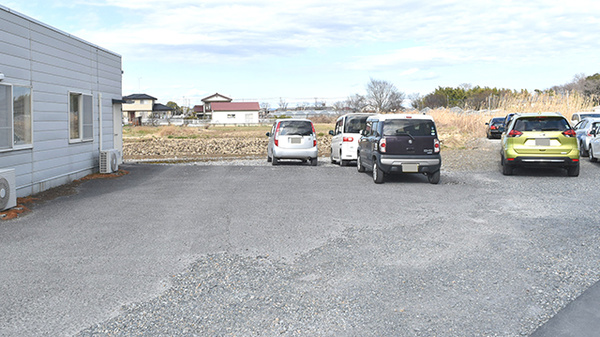 赤生田調剤薬局の駐車場