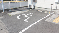 アイリス薬局の駐車場