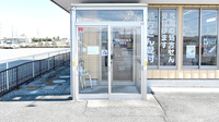 神農調剤薬局邑楽店の入口
