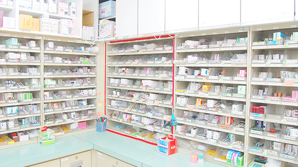 イムノファーマシー邑楽町店の薬棚