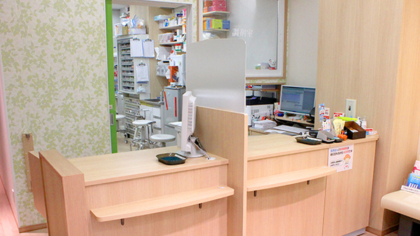 ハロー薬局　西川口店の受付/カウンター