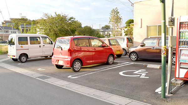 みさき薬局の駐車場