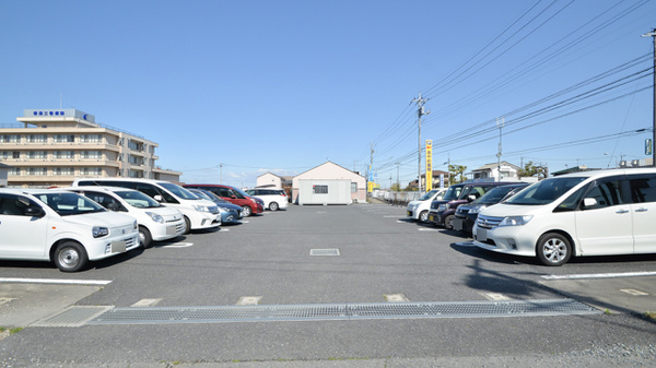 あやめ薬局川越店の駐車場