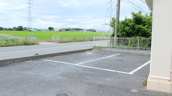 オリーブ薬局の駐車場