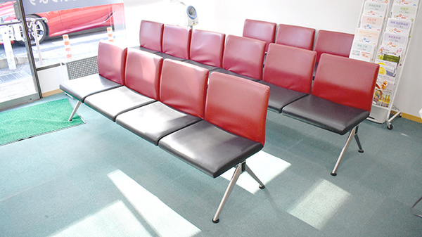 ライオン薬局　春日部2号店の待合スペース