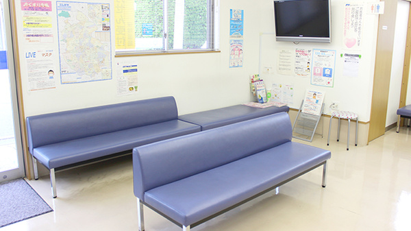 ハート薬局北越谷店の待合スペース