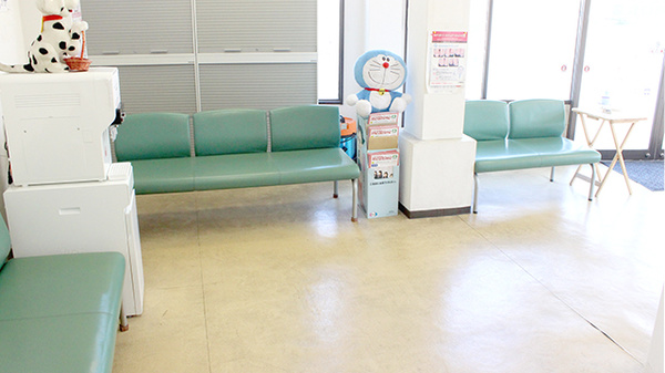 あおい薬局駅前東店の待合スペース