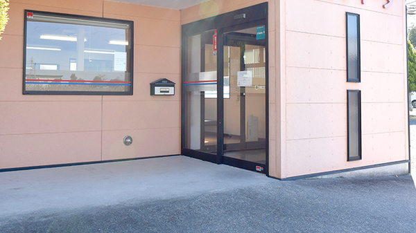薬局ティーダ北鴻巣店の入口