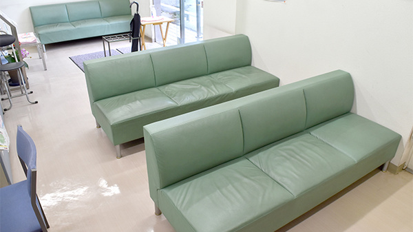 ハート薬局八潮店の待合スペース