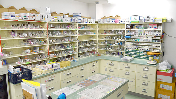 アップル薬局　松原団地店の調剤室