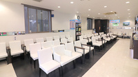 薬局メディクス 鳩ヶ谷店の待合スペース