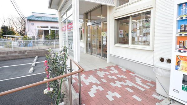 アカネサポート薬局の入口