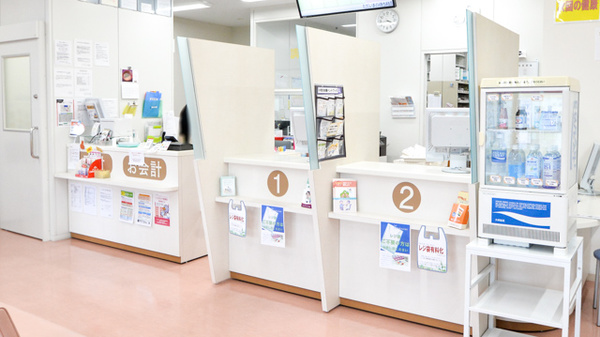 アカネサポート薬局の受付/カウンター