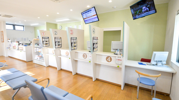 アカネ薬局１号店の受付/カウンター