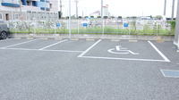 ゆみ薬局富士見店の駐車場