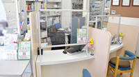 オレンジ薬局の受付/カウンター
