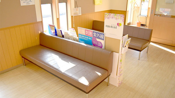 やよい薬局の待合スペース