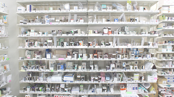 薬樹薬局　東松山の薬棚