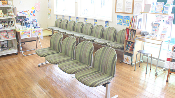 薬樹薬局　東平の待合スペース