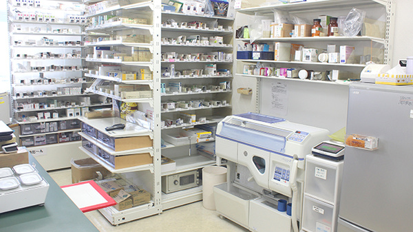薬樹薬局　東平の調剤室