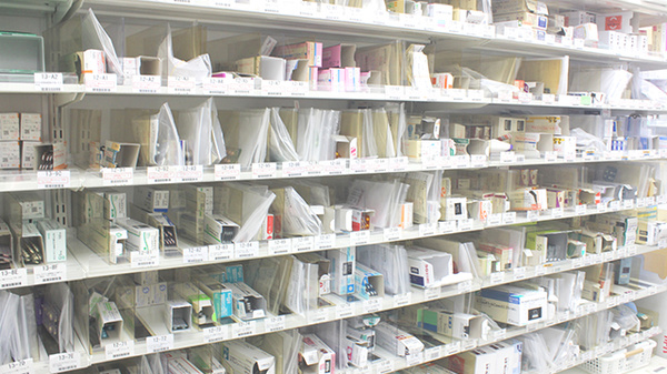 薬樹薬局　松山材木町の薬棚
