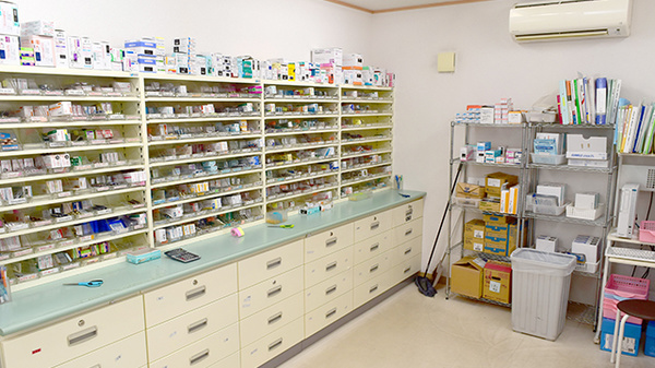 徳永薬局東松山店の調剤室