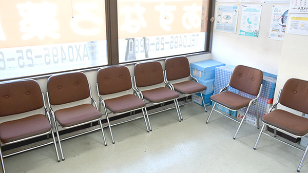 あすなろ薬局けや木店の待合スペース