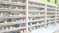 彩生薬局東方店の薬棚