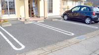 ふたば薬局の駐車場