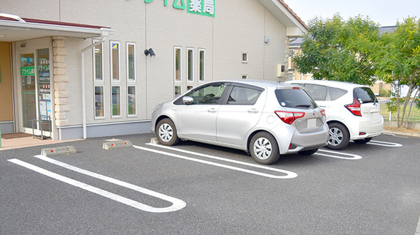 プライム薬局の駐車場