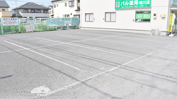 パル薬局桶川店の駐車場