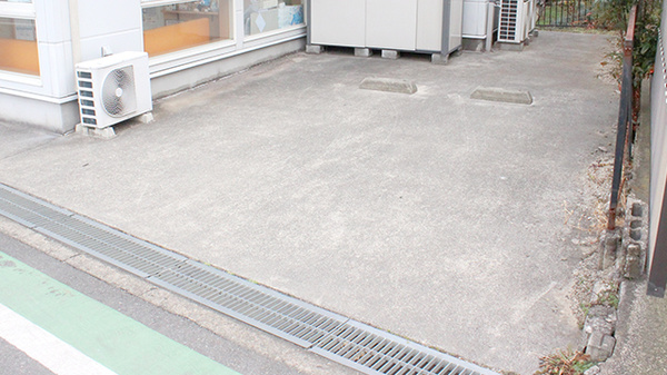 あさひ薬局黒谷店の駐車場