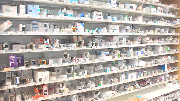 薬樹薬局　上小町の薬棚