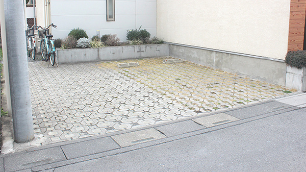 薬樹薬局　上小町の駐車場