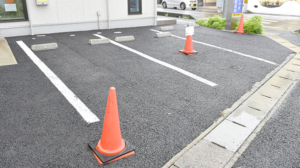 かがやき調剤薬局の駐車場