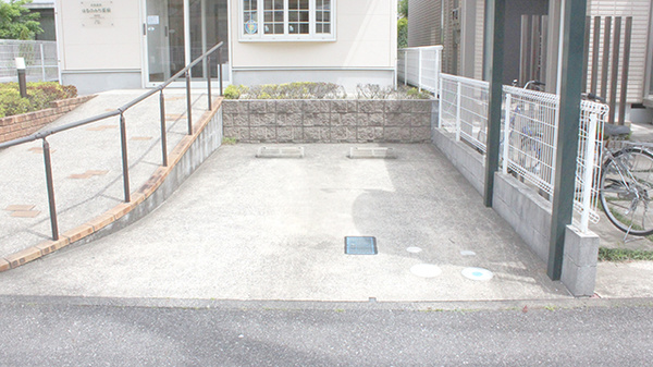 はるのみち薬局の駐車場