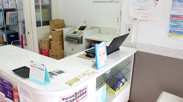 新町まる薬局の受付/カウンター