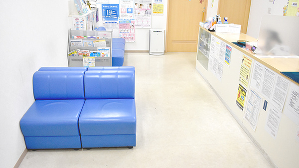 フローラ薬局海浜幕張店の待合スペース