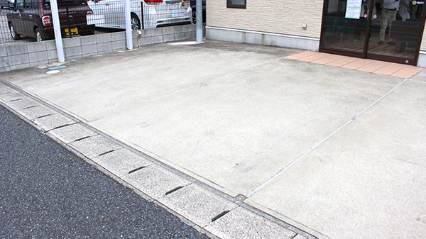 アップル薬局　東金店の駐車場