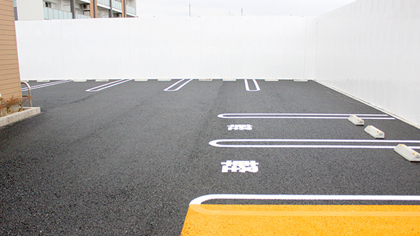 ならわ薬局の駐車場