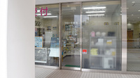 フローラ薬局（有限会社　ヴェルーガ）の入口