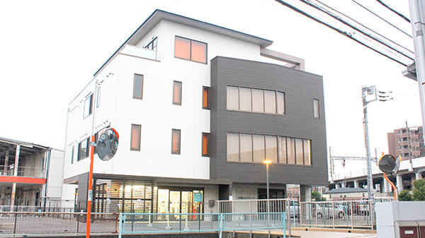 キリン堂薬局　市川東店の外観